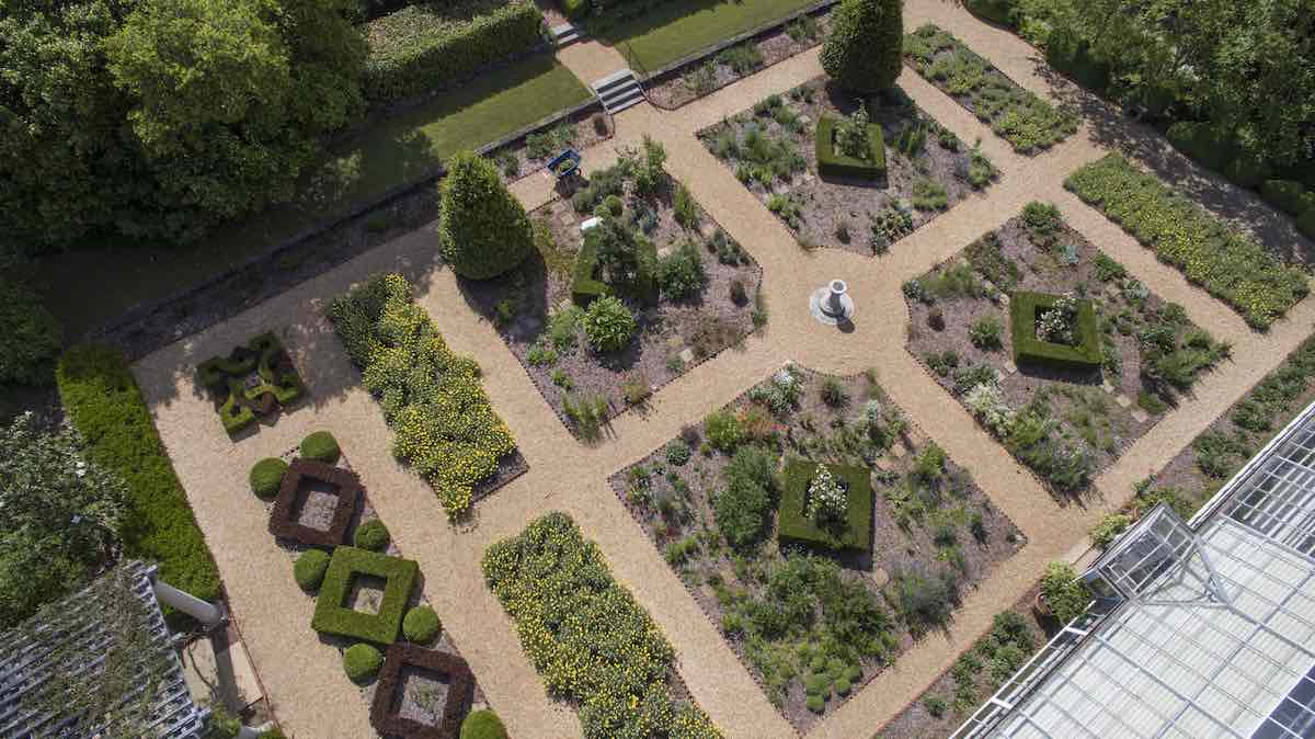 hills-and-dales-estate-herb-garden-visit-lagrange