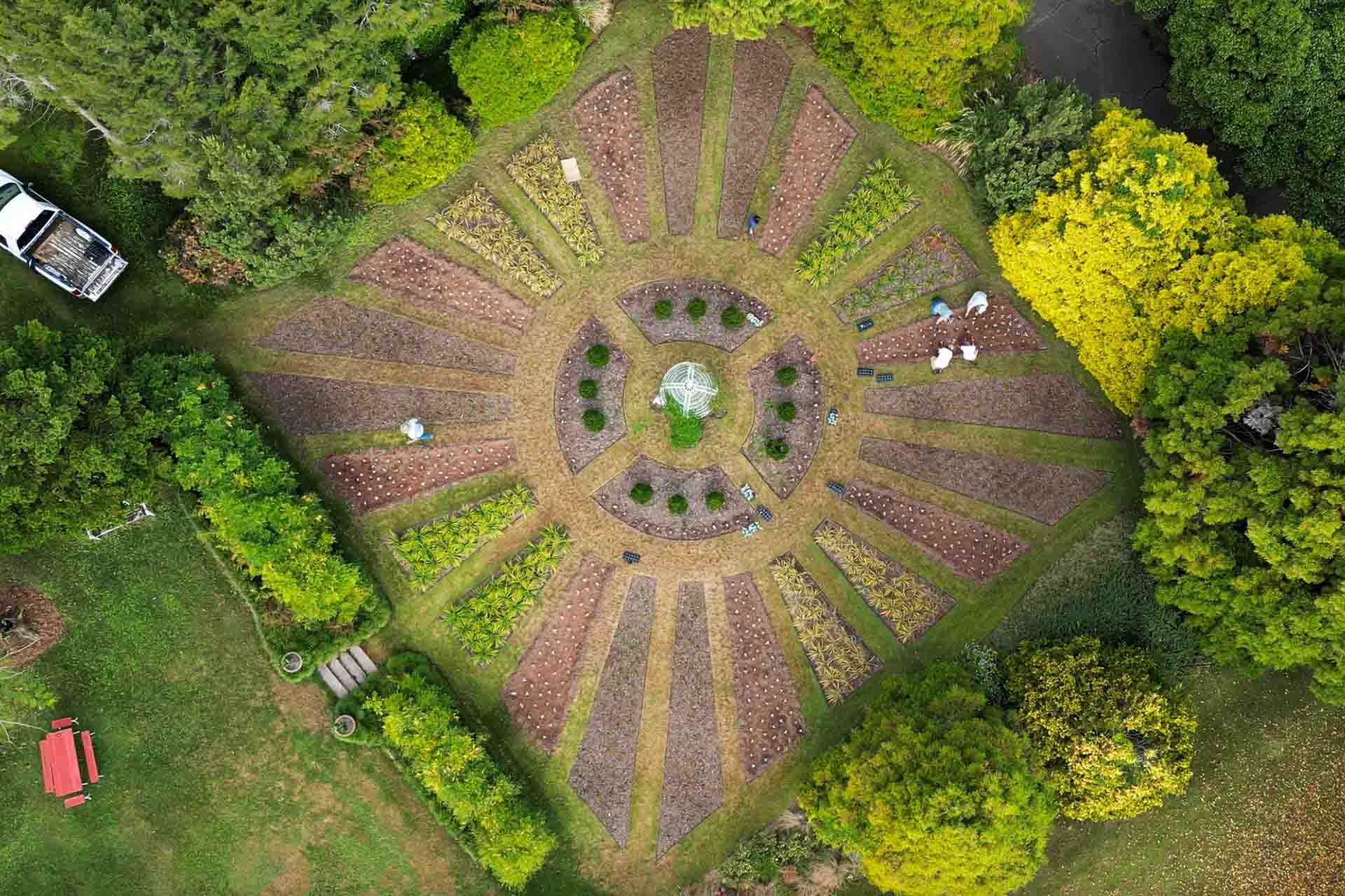 Hills-Dales-Estate-Ray-Garden