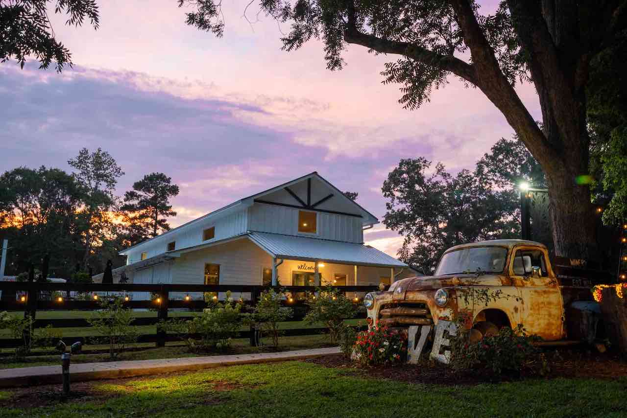 Nutwood-Winery-Love-Truck-Sunset-Visit-LaGrange