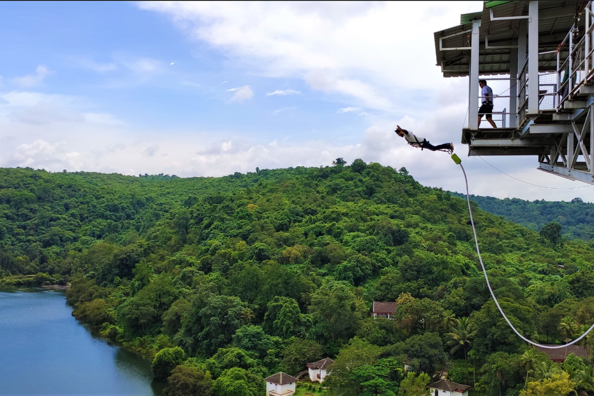 Bungee jumping in Goa